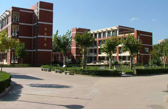 有上北外附校高中的学生吗？校风好不好？师资力量怎么样