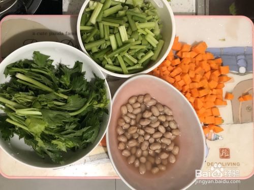 奶奶教你做胡萝卜芹菜拌花生米 百度经验