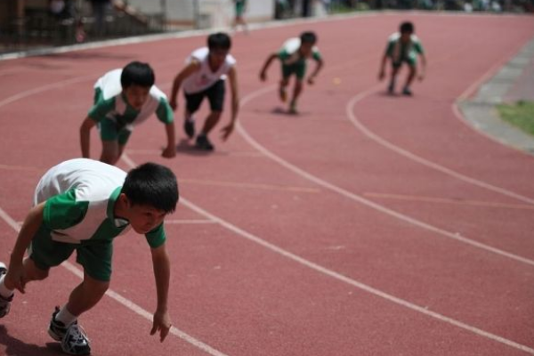 小学生50米短跑的成绩多少达标