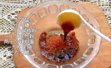 如何煮酸辣方便面？