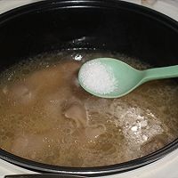冬季多喝黄豆猪蹄汤