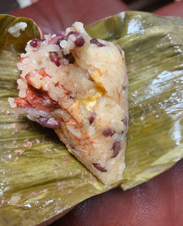 广东家常咸蛋黄肉粽子