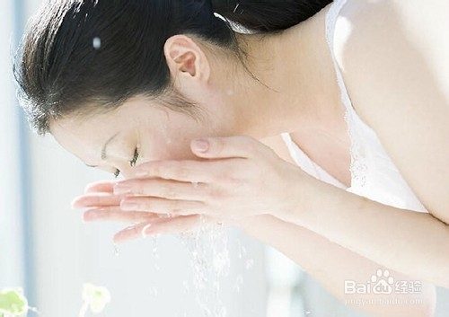 皮肤正确的洗脸方法