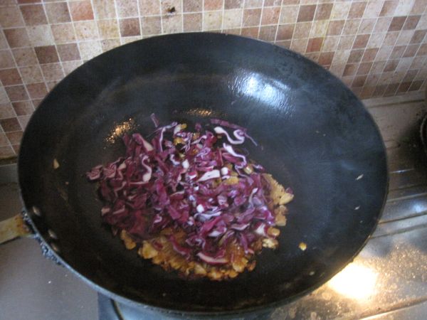 紫甘蓝泡菜蛋炒饭