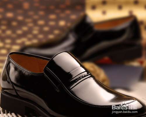 如何挑选皮鞋