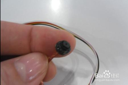 如何自查宾馆房间内有无针孔摄像头