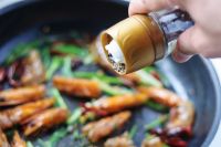 绝对好的下酒菜椒香脆虾壳