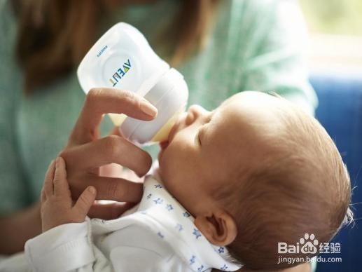 宝宝出生后第一天，新手爸妈该如何应对？