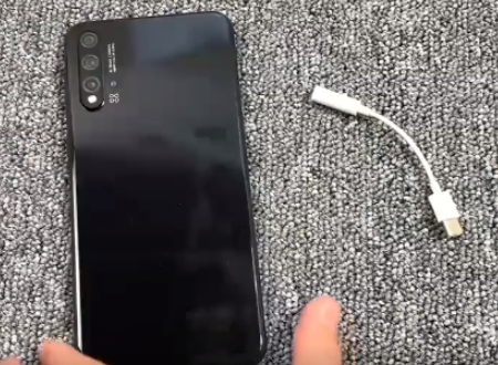 oppo手机,r8107的耳机插孔在哪