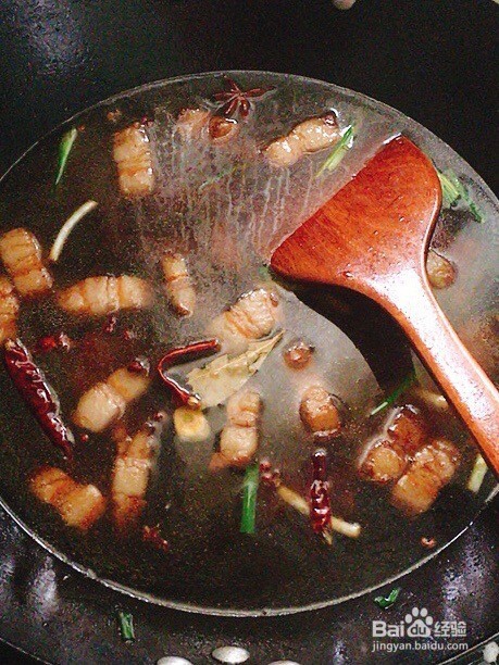 超级美味的笋干红烧肉的做法