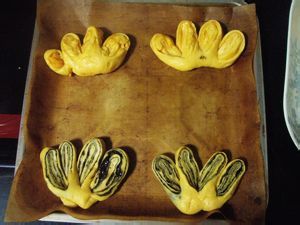 蝴蝶扇形蛋黄面包