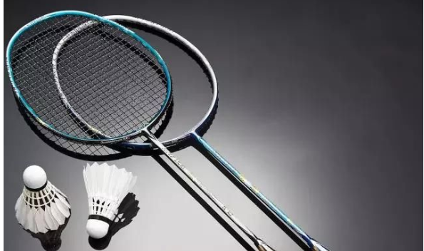 羽毛球拍大鬼斩和天府99哪个上手难度低(进阶)