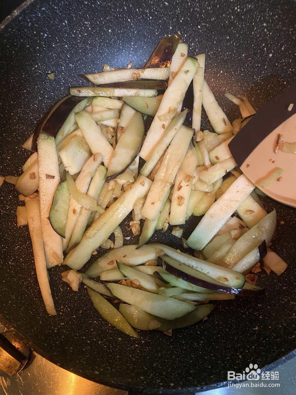 蔬果美食-圆茄子炒饭怎么做？