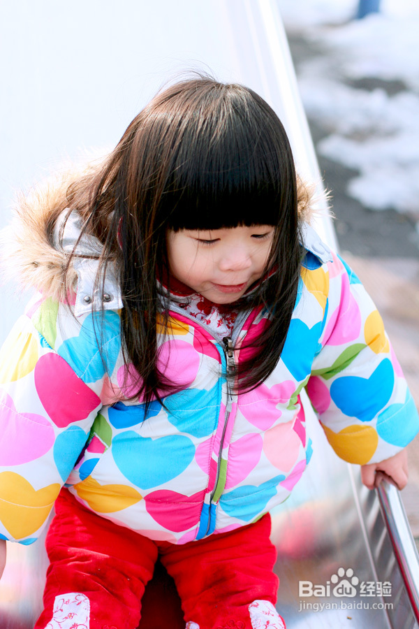 美国社区儿童乐园钻猪笼(组图)