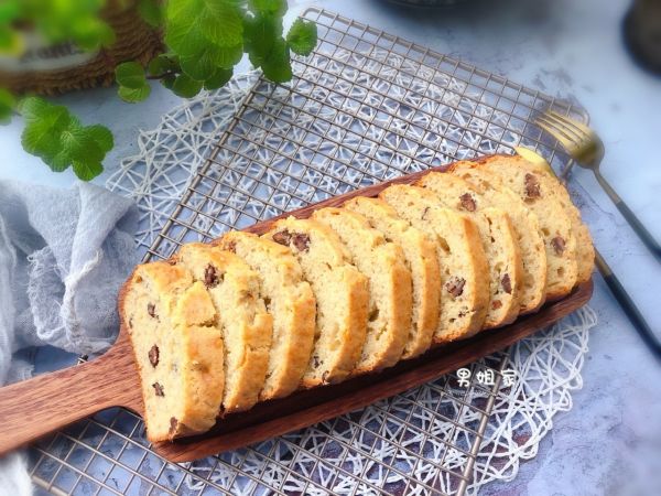香蕉坚果磅蛋糕