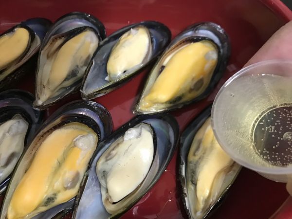 翡翠贻贝烤奶酪