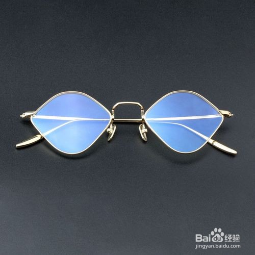 眼镜和脸型的搭配技巧