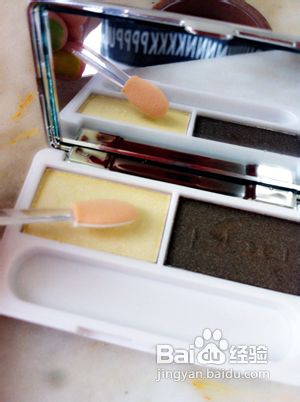 教你如何打造迷人猫眼妆