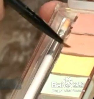 毛孔粗大，难看?看我化妆妙招