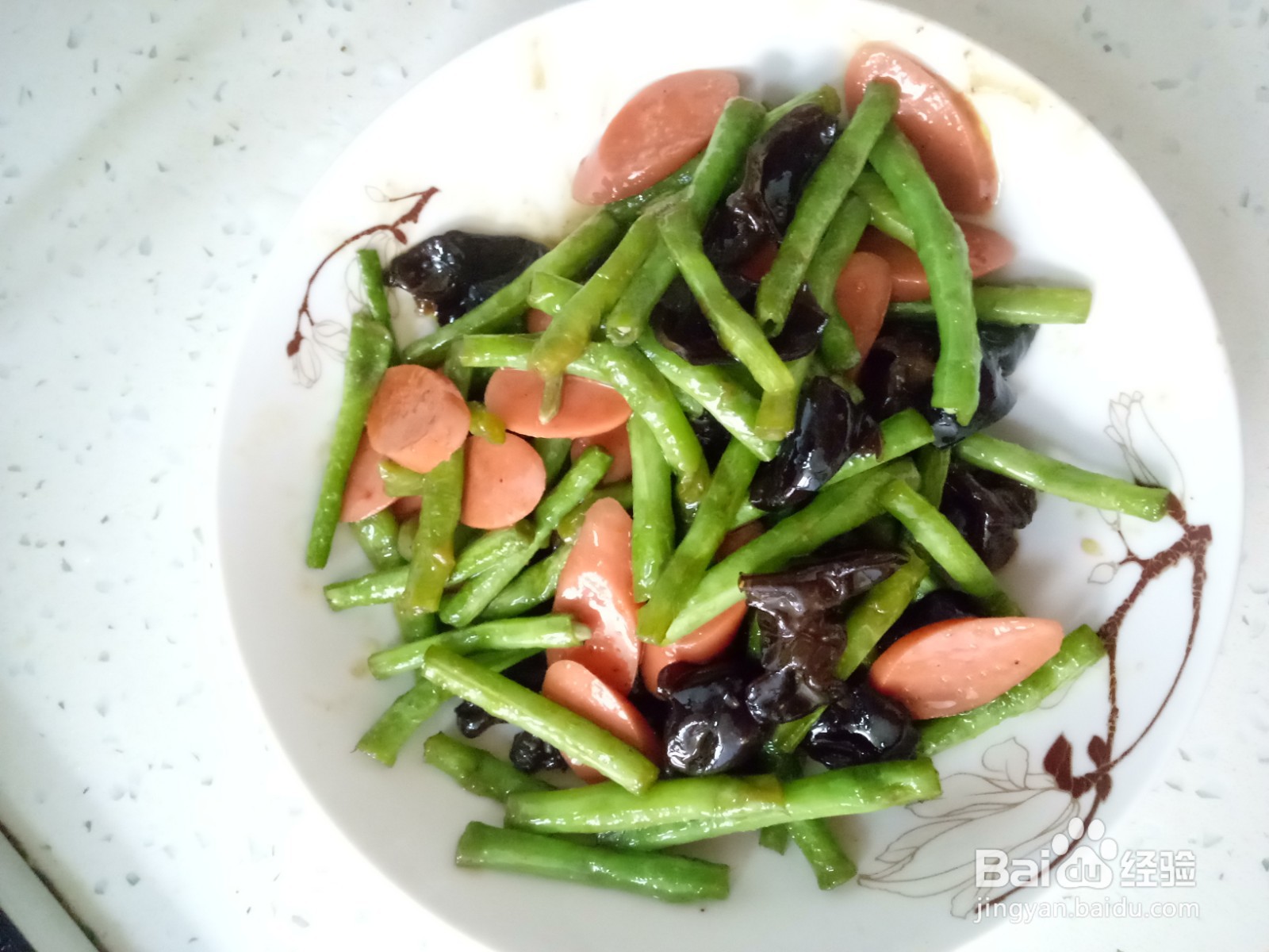 豆角木耳炒火腿肠
