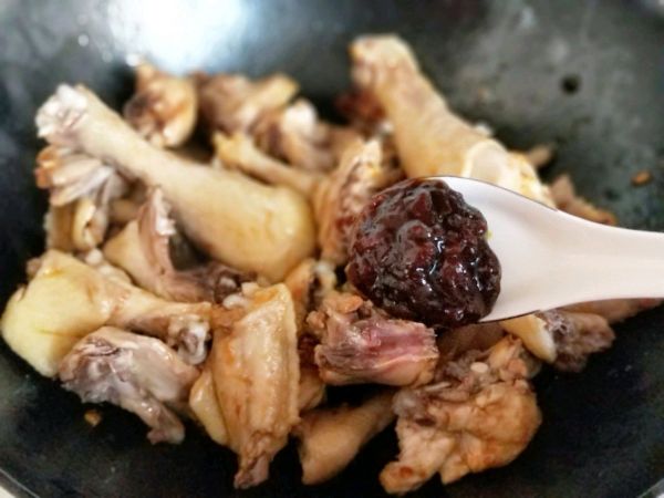 红烧鸡块炖小土豆