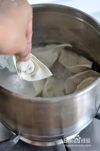 鲜嫩爽滑:鲜虾肉馄饨