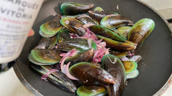 红酒奶油青口贝