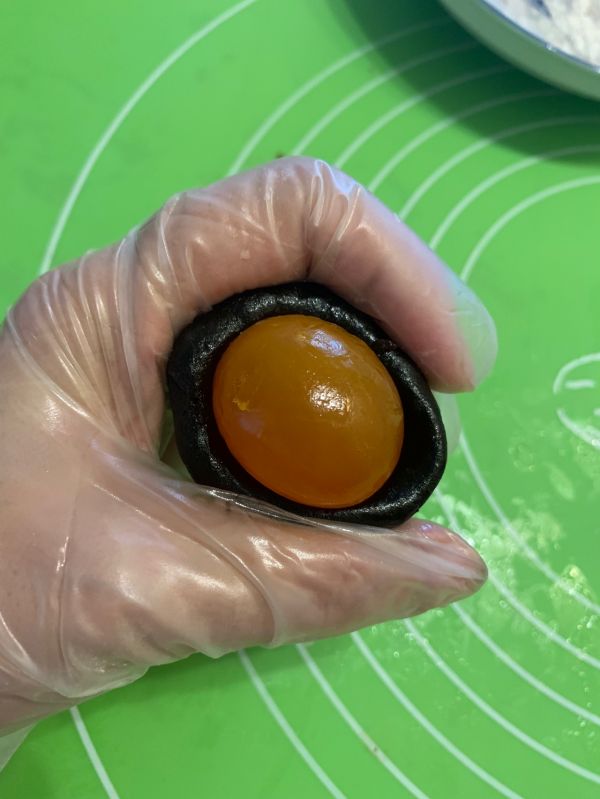 枣泥蛋黄螃蟹月饼