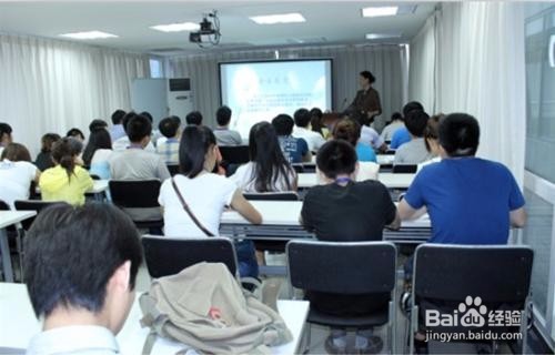 大学生刚出来实习找培训公司怎么样