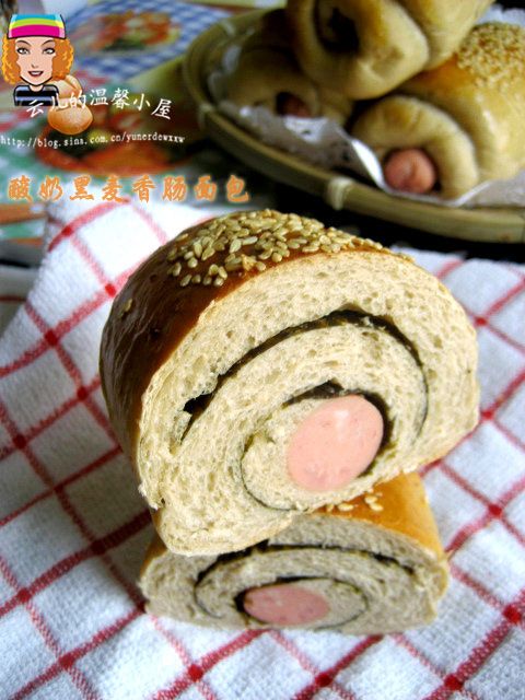 酸奶黑麦香肠面包