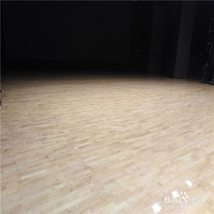 体育馆运动木地板安装找平方法