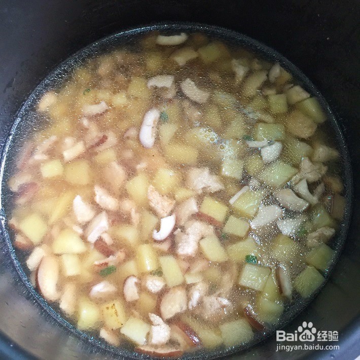土豆香菇焖饭怎么做