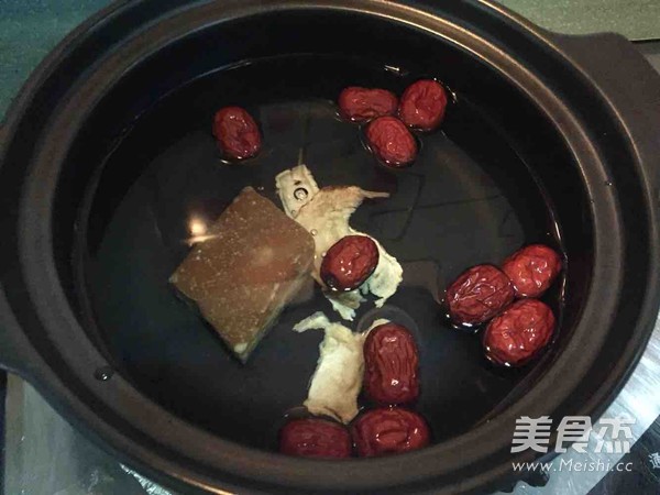 当归红枣鸡蛋汤