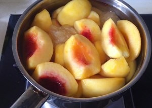 制作美味黄桃罐头