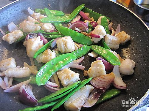 荷豆洋葱炒鱼柳