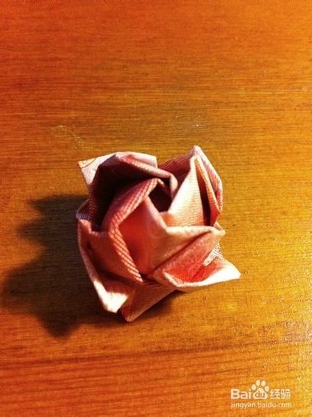 玫瑰花的折法:如何用钱折玫瑰(组图全说明)