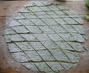 养生食补韭菜面叶