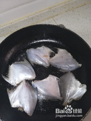 如何做干煎平鱼