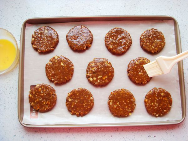 #《风味人间》美食复刻大挑战#咖啡核桃酥