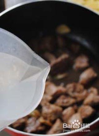 牛肉炖土豆的做法