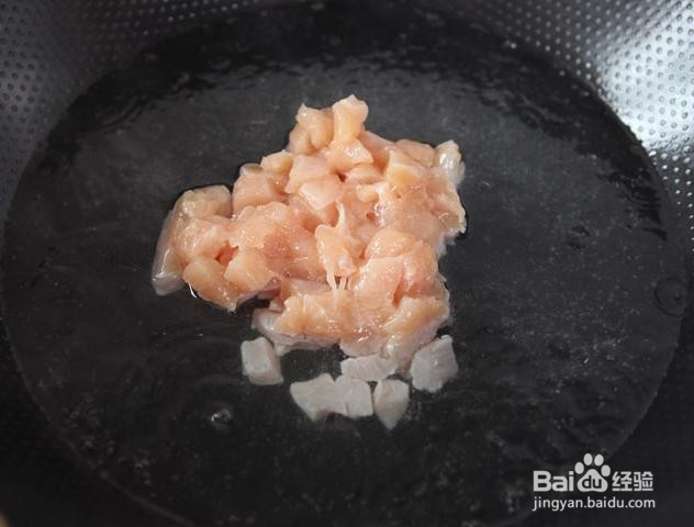 蘑菇炒鸡丁的做法