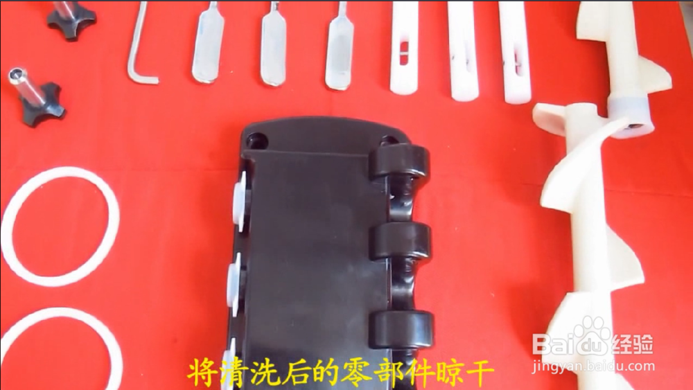 使用完商用冰激凌机后，如何清洗机器呢？