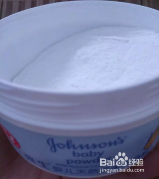 夏季新生儿需要用爽身粉 分享爽身粉的正确用法