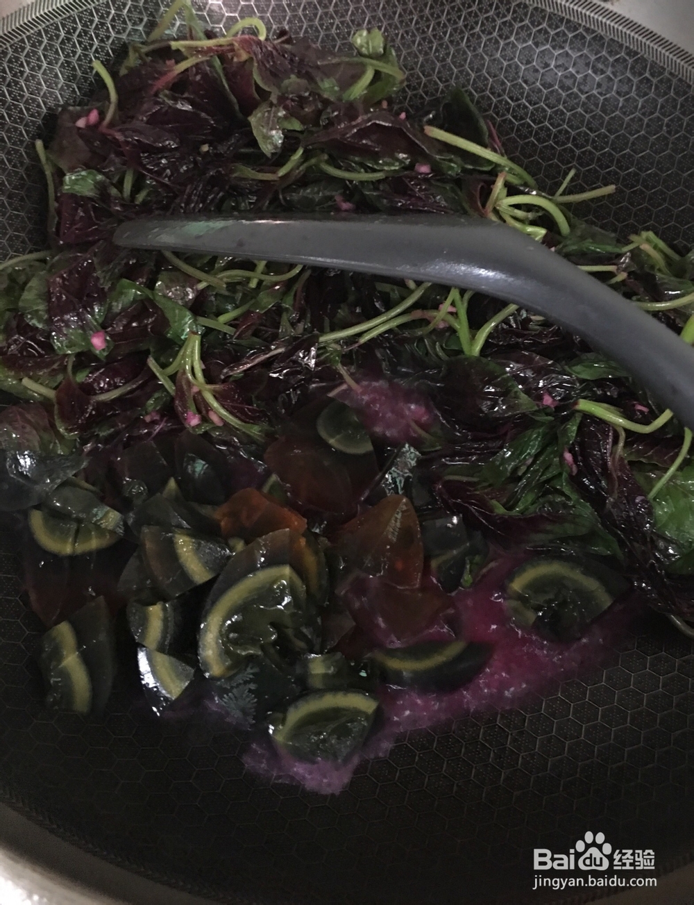 鲜嫩的松花蛋苋菜汤