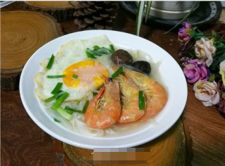 【爱心早餐】教你做百吃不厌的三鲜面