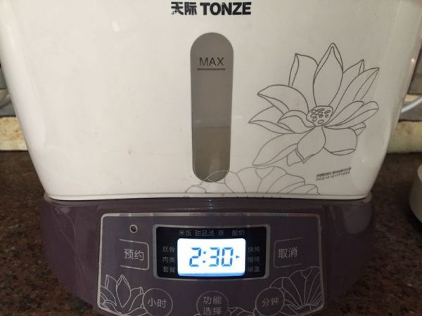 玉米萝卜炖排骨