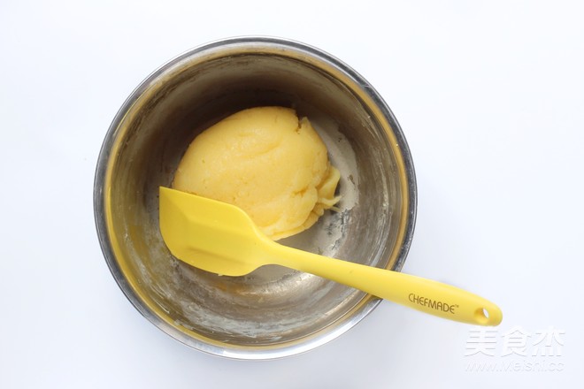 奶黄馅冰皮月饼