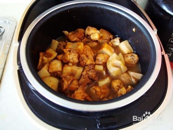如何制作电饭煲莲藕汤烧鸡