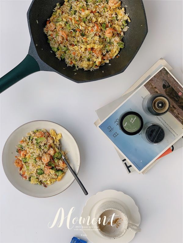 西兰花虾仁炒饭