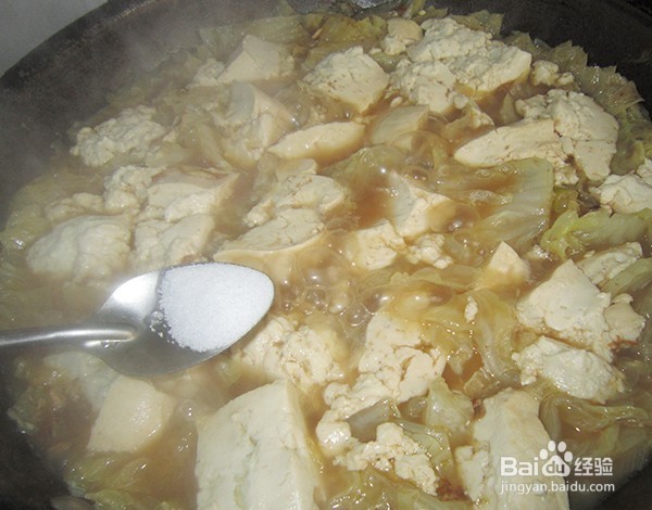 楞蹦鱼炖白菜豆腐的做法